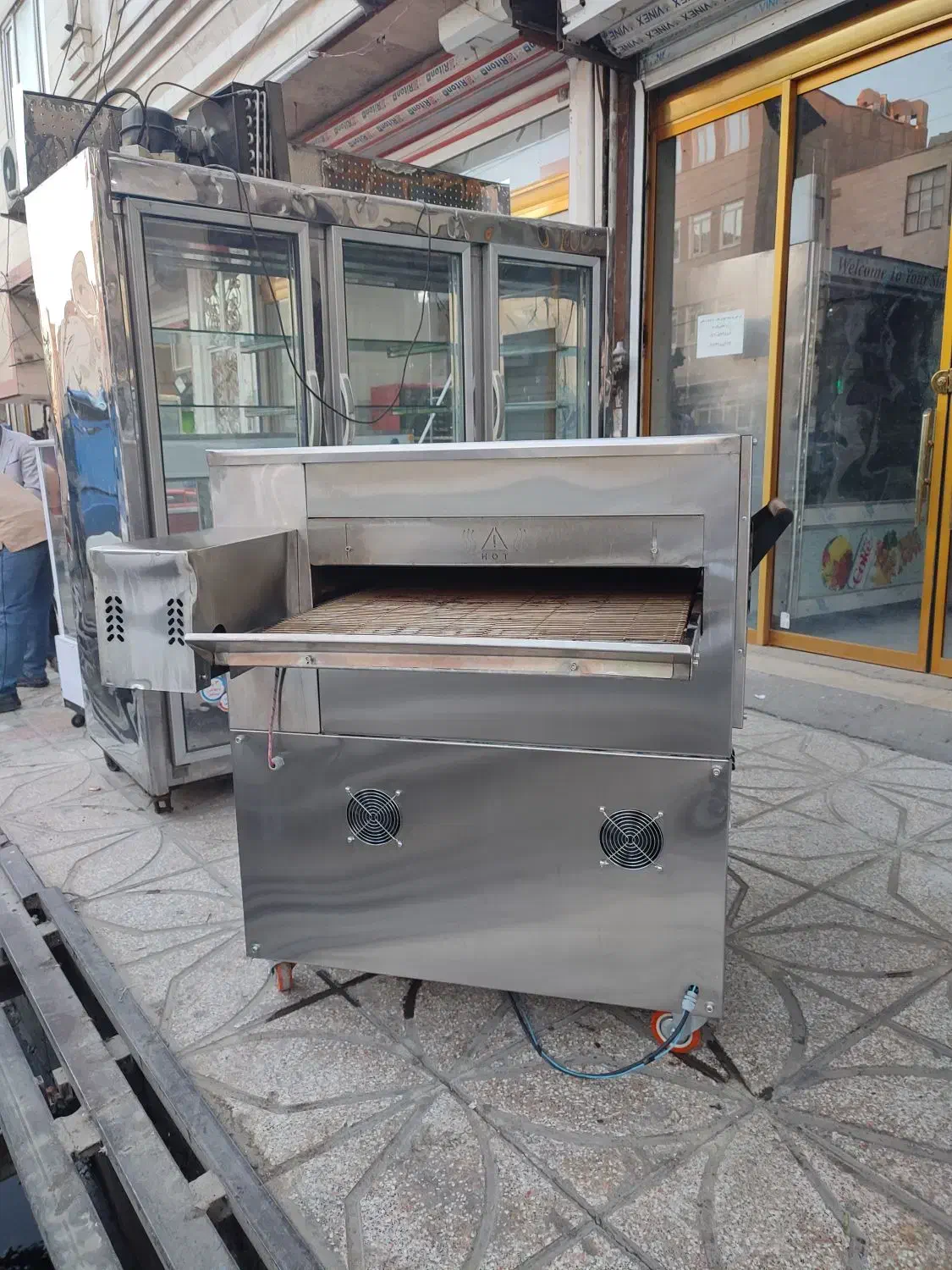 فر ریلی دهنه 70موتور پایین در حد نونو مشابه آکبند|کافی‌شاپ و رستوران|نسیم‌شهر, |دیوار