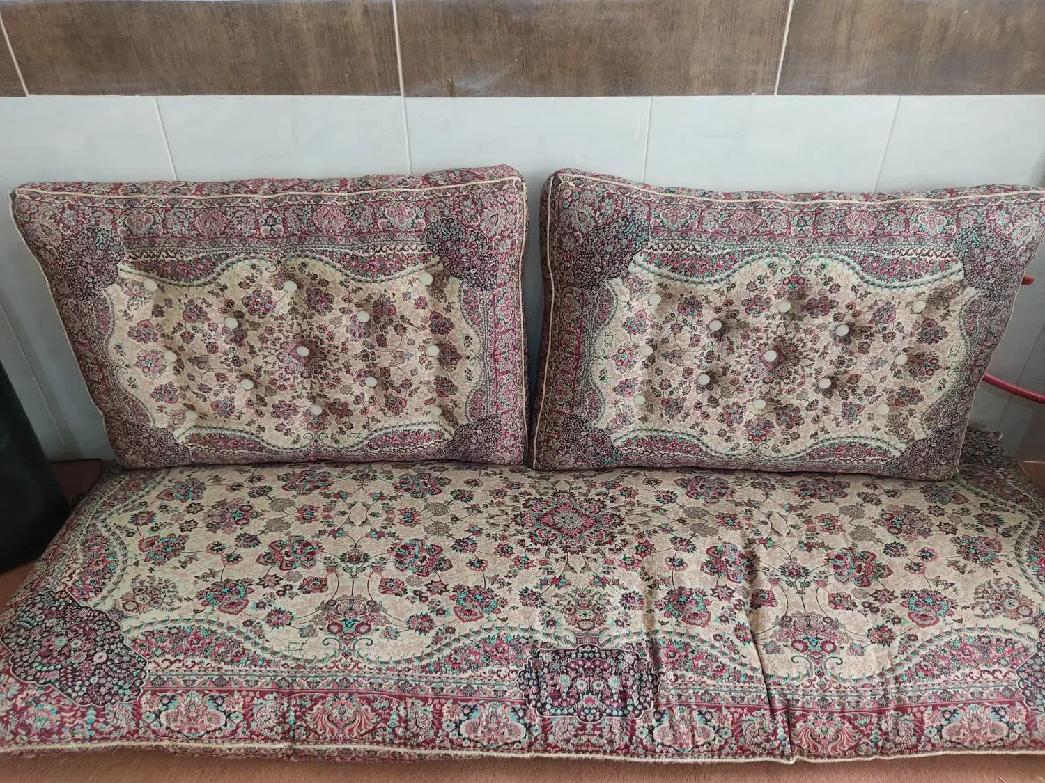 کناره.پشتی.صندوقچه.سطل.جادستمال کاغذی ست|پشتی|یزد, |دیوار