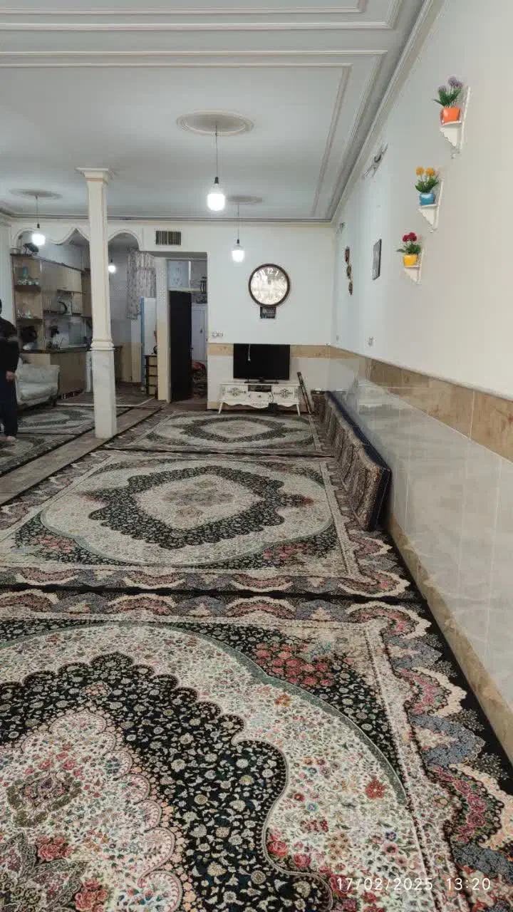 خانه ۱۴۴ متر در سه طبقه شمالی ساخت|فروش خانه و ویلا|قم, ولیعصر|دیوار