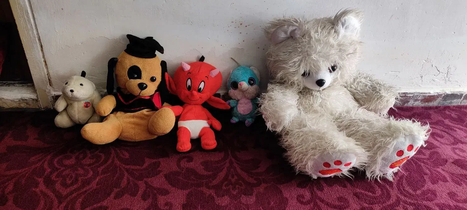 عروسک|اسباب‌بازی بچه|ملایر, |دیوار