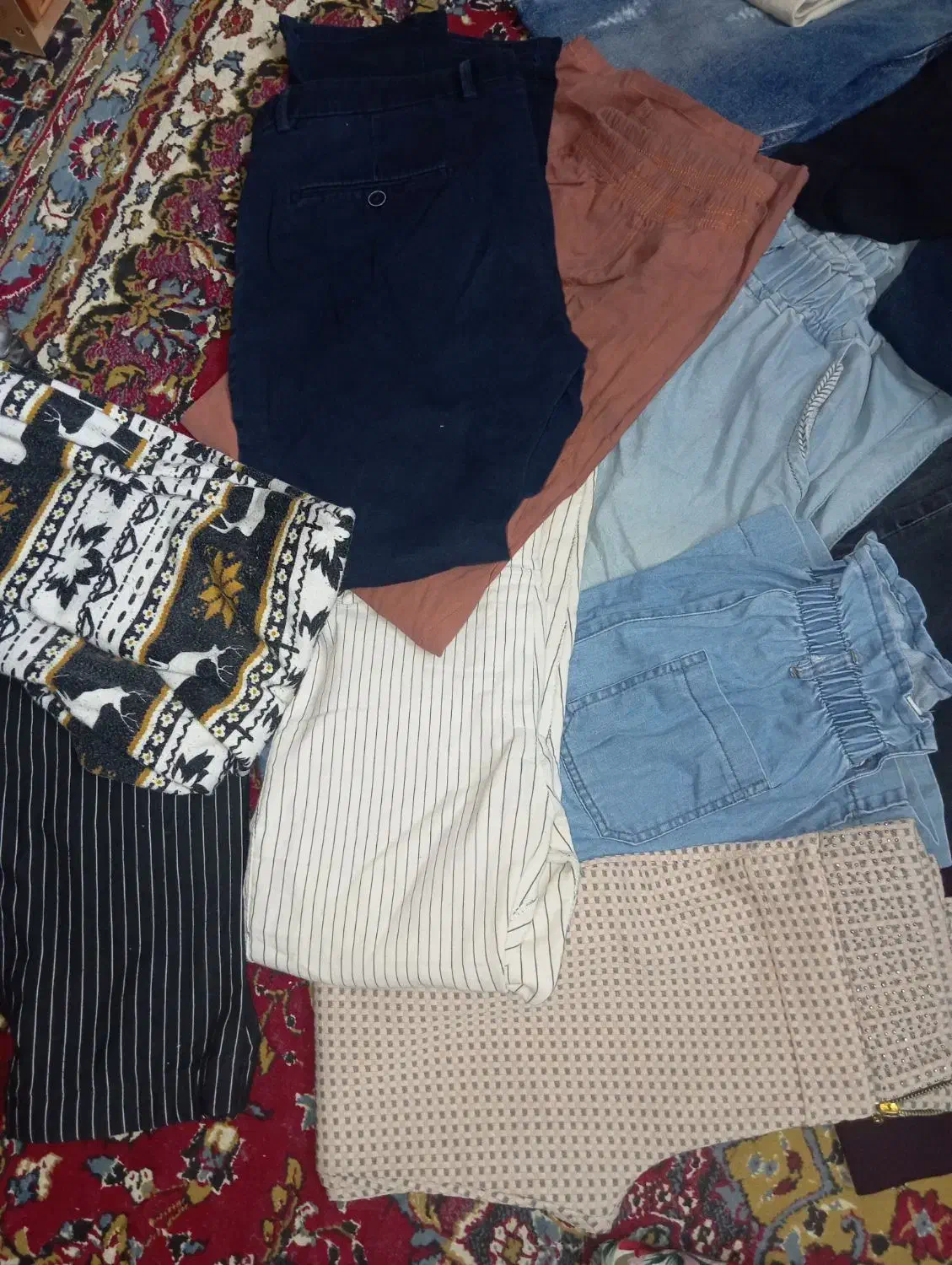 تعدادی شلوار لی و خونگی زنانه سایز ۳۸ تا ۴۴|لباس|پرند, فاز ۶|دیوار