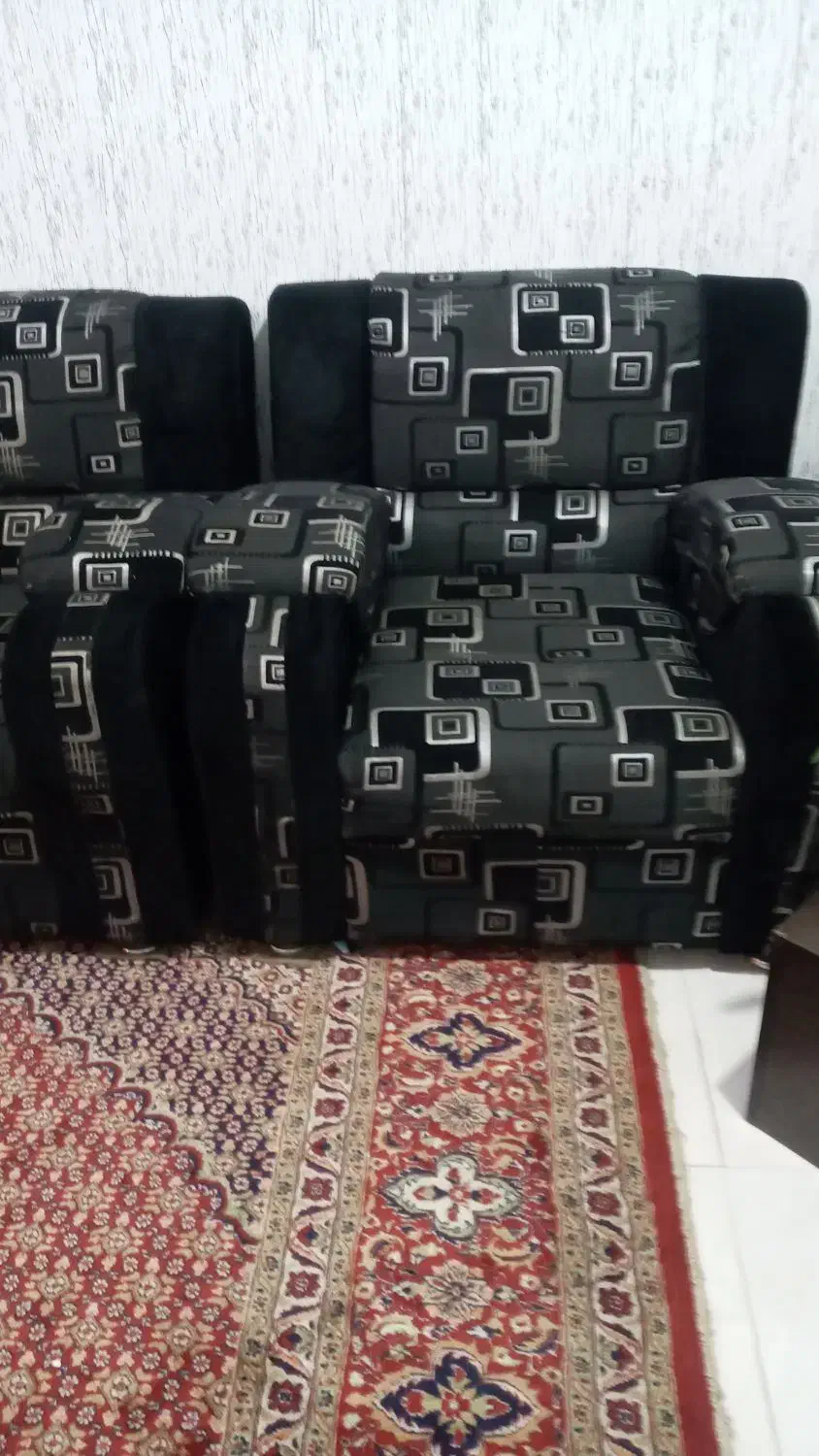 فروش مبل کلاسیک سالم سالم|مبلمان خانگی و میز عسلی|قائم‌شهر, |دیوار