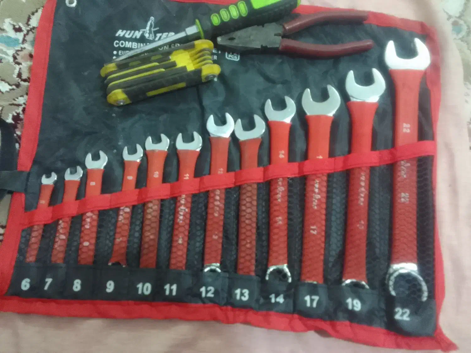 مقداری آچار  و انبر دست پیچ کوشتی|ابزارآلات|قوچان, |دیوار