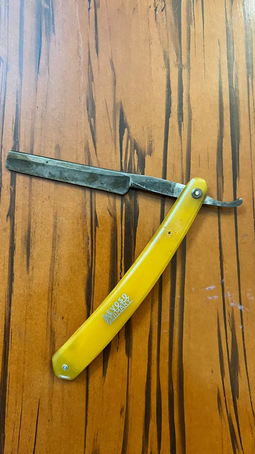 تیغ اصلاح آنتیک آلمانی|کلکسیون اشیاء عتیقه|اصفهان, برازنده|دیوار