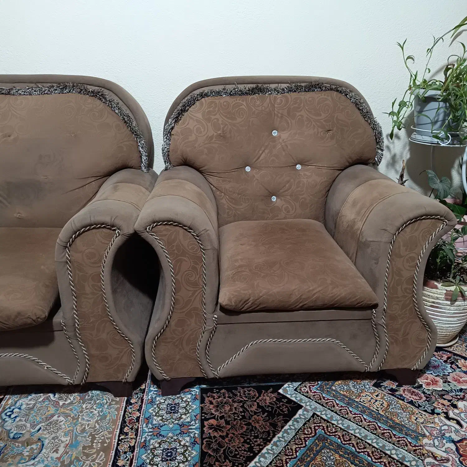 مبل ده نفره همراه با میز عسلی سالم رایگان|مبلمان خانگی و میز عسلی|تهران, شهید فکوری|دیوار