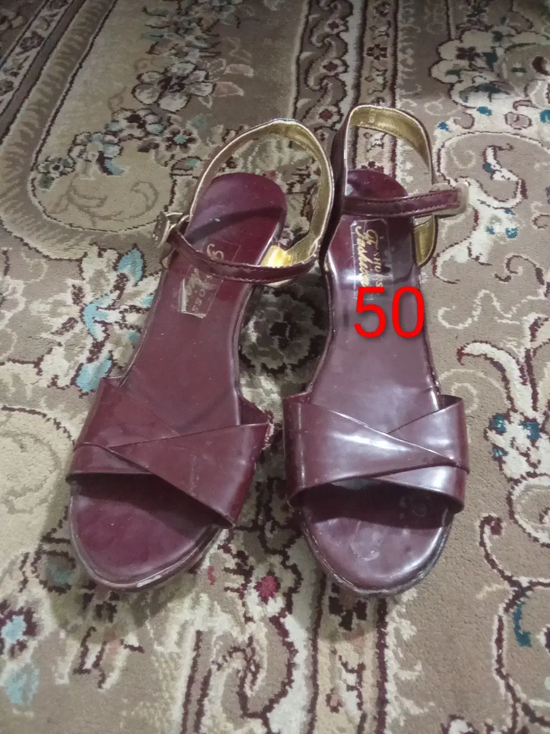 کفش ها همشون یکی دوبار پا خورد|کیف، کفش، کمربند|گلبهار, شهر جدید گلبهار|دیوار