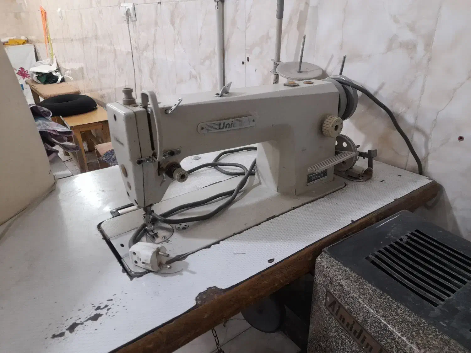 چرخ خیاطی راسته دوز|چرخ خیاطی و ریسندگی|رباط‌کریم, رباط‌کریم|دیوار