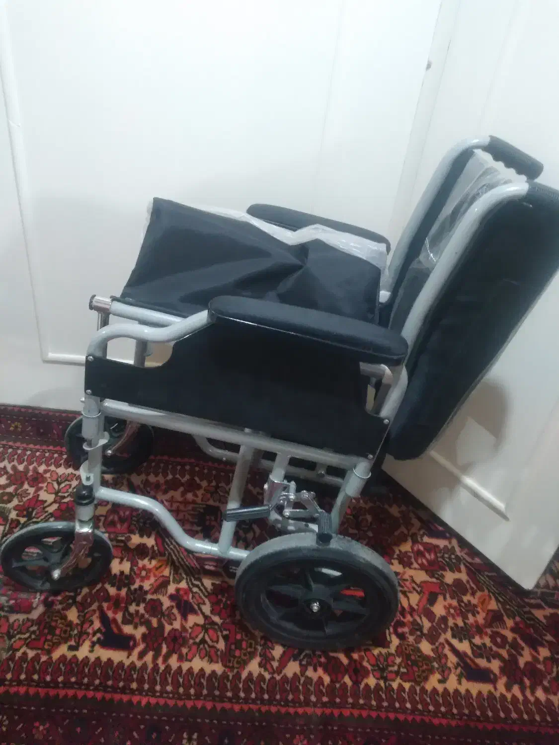 ویلچر نو|آرایشی، بهداشتی، درمانی|قم, دروازه چوبی|دیوار