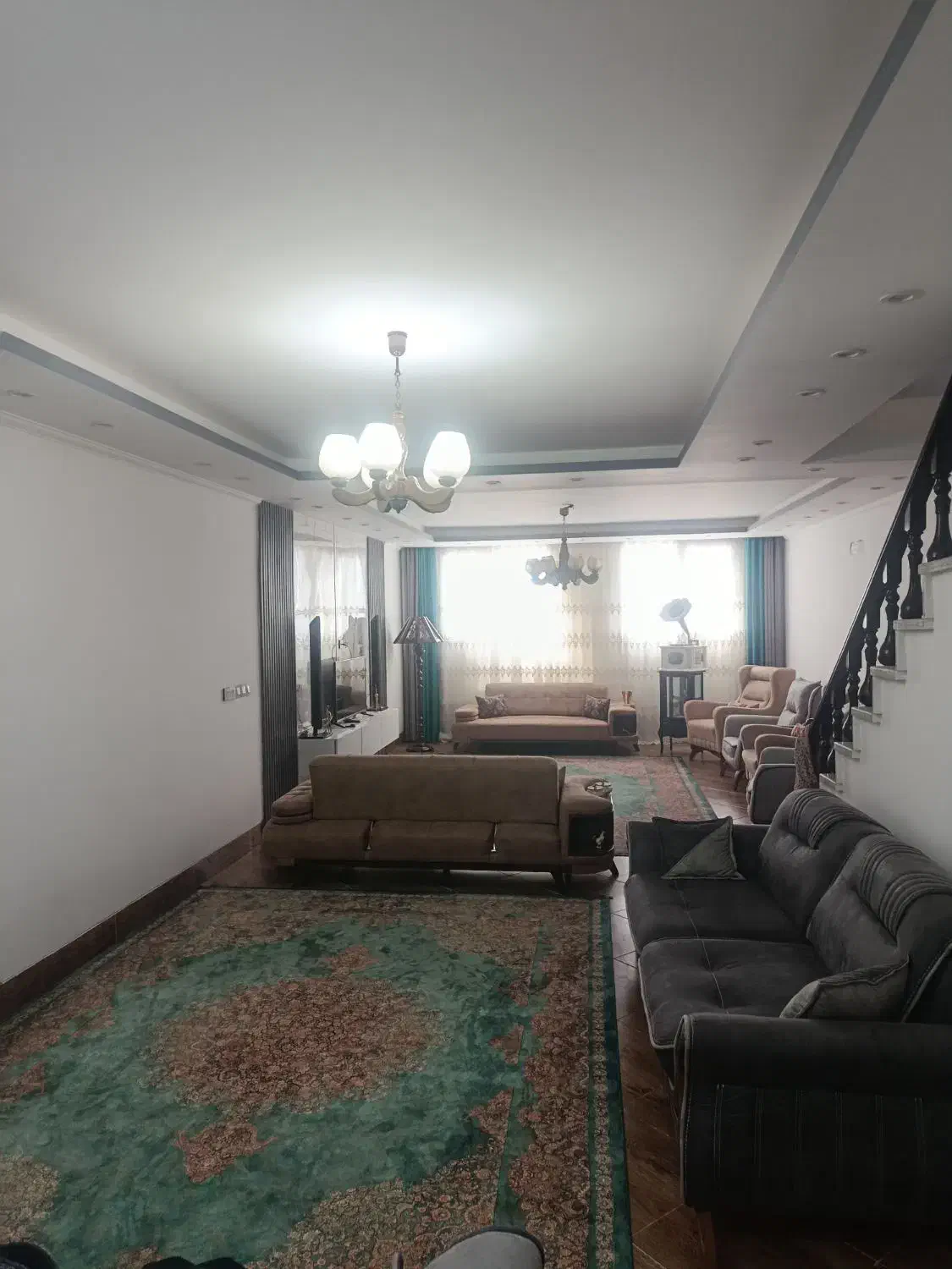 معاوضه یا فروش یک واحد سه طبقه تجاری مسکونی|فروش مغازه و غرفه|یزد, |دیوار