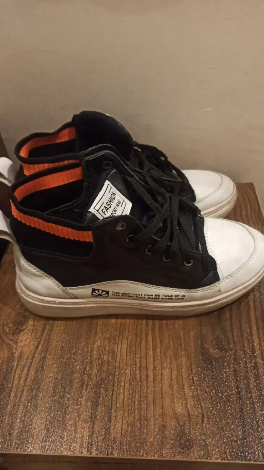 لباس ورزشی و کتانی پسرانه|کفش و لباس بچه|رشت, معلم|دیوار