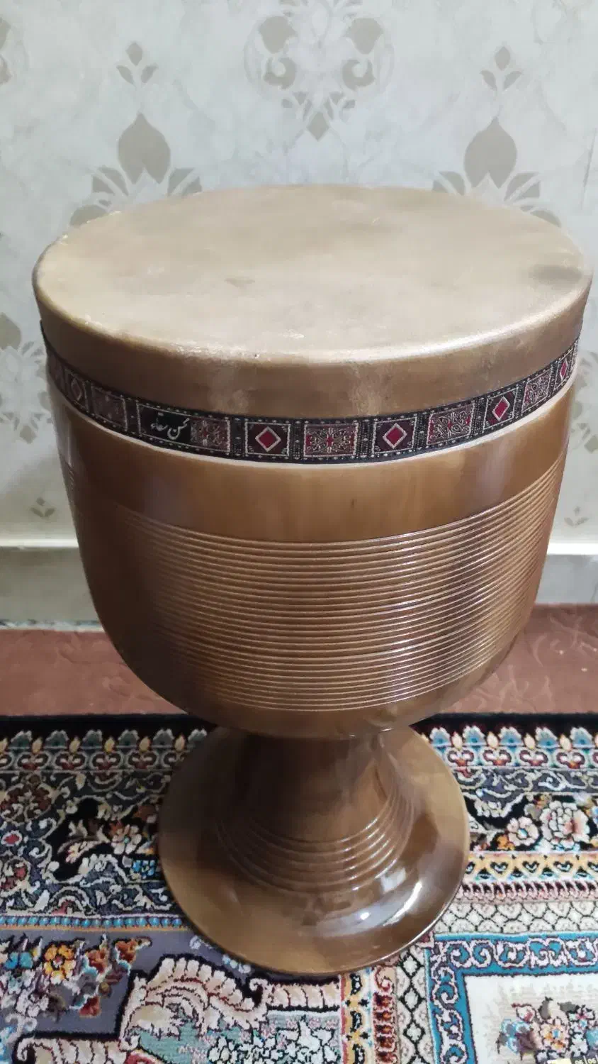 تنبک چوب یک تیکه|سازهای سنتی|همدان, |دیوار