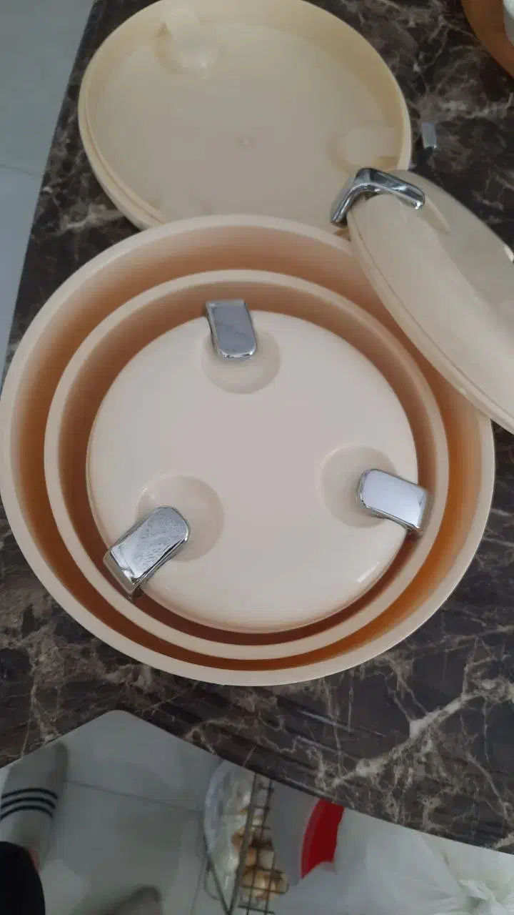 ست ظرف غذاخوری و آبمیوه گیری|آبمیوهگیر و آبمرکباتگیر|تهران, سازمان آب|دیوار