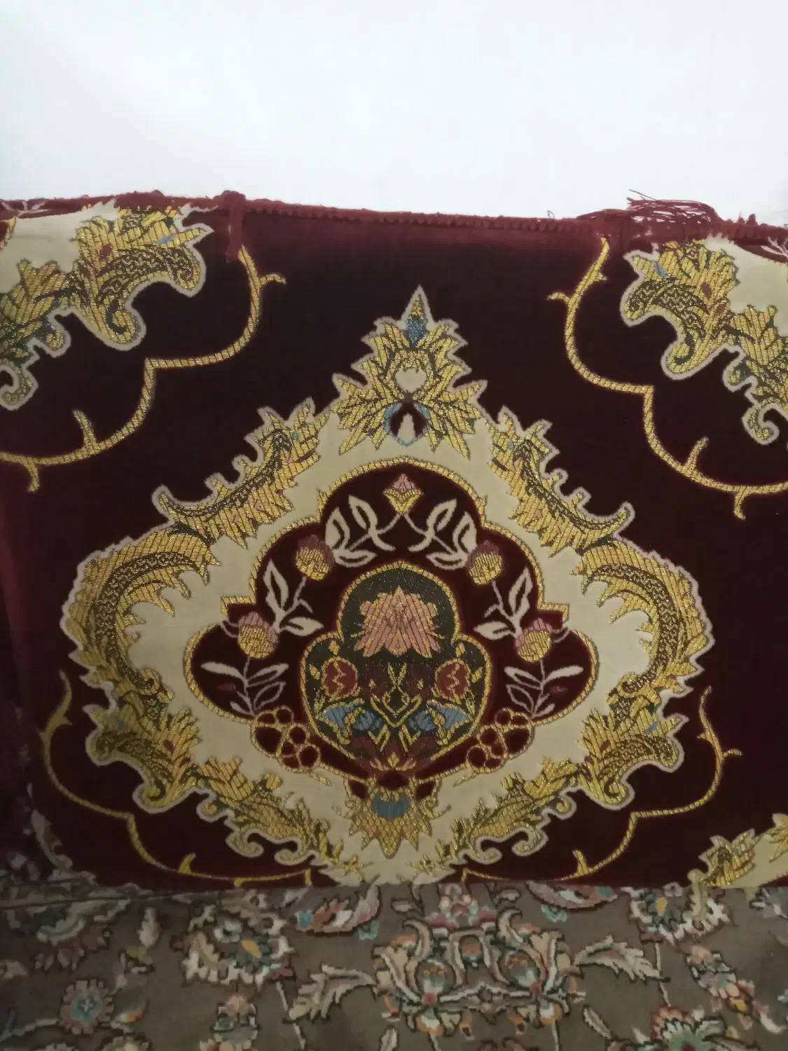 پشتی مخمل|پشتی|مشهد, ایثارگران|دیوار