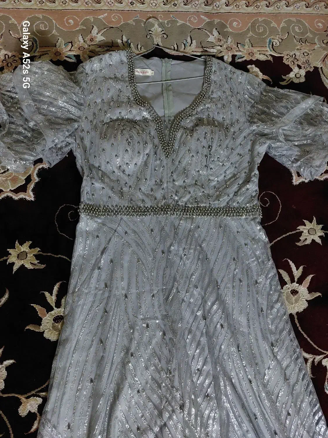 لباس|لباس|مشهد, بهمن|دیوار