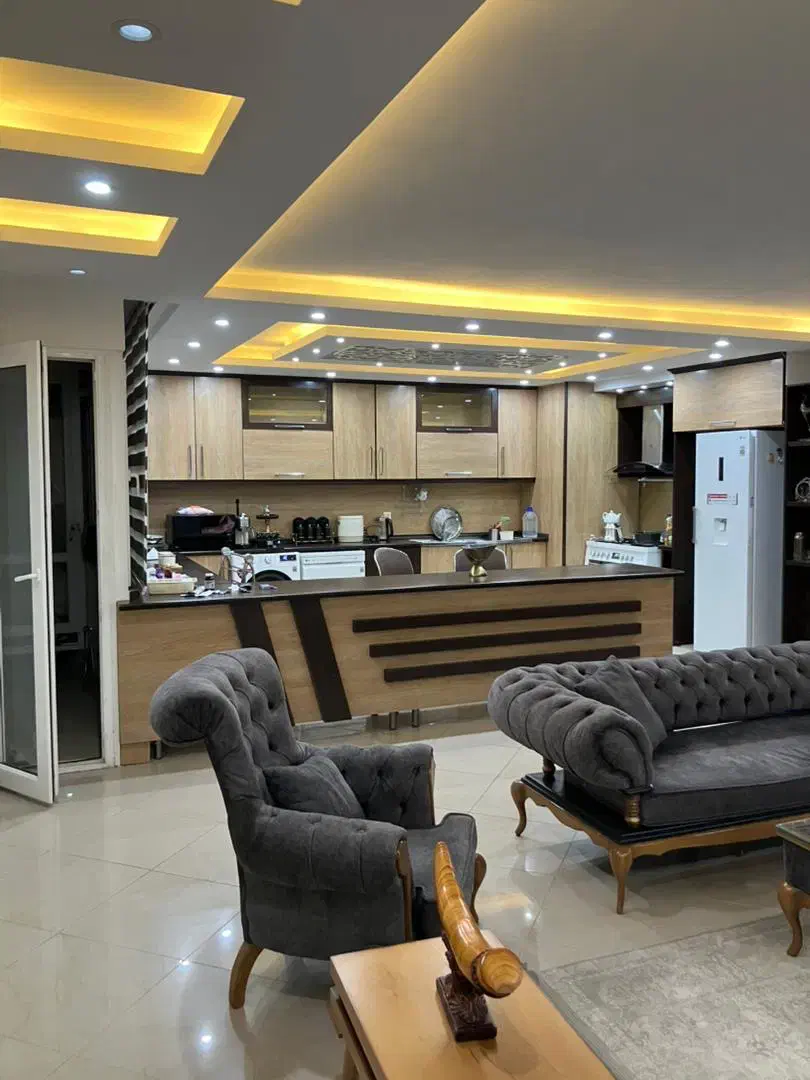 آپارتمان ۱۳۰متر/جنوبی/۲خواب/طبقه۵تاپ لوکیشن/سعدی|فروش آپارتمان|اصفهان, رزمندگان|دیوار