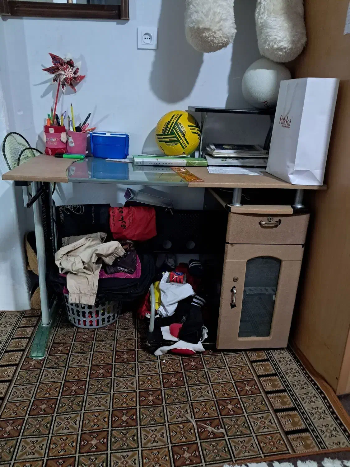 میز تمیز|میز تحریر و کامپیوتر|ساری, |دیوار