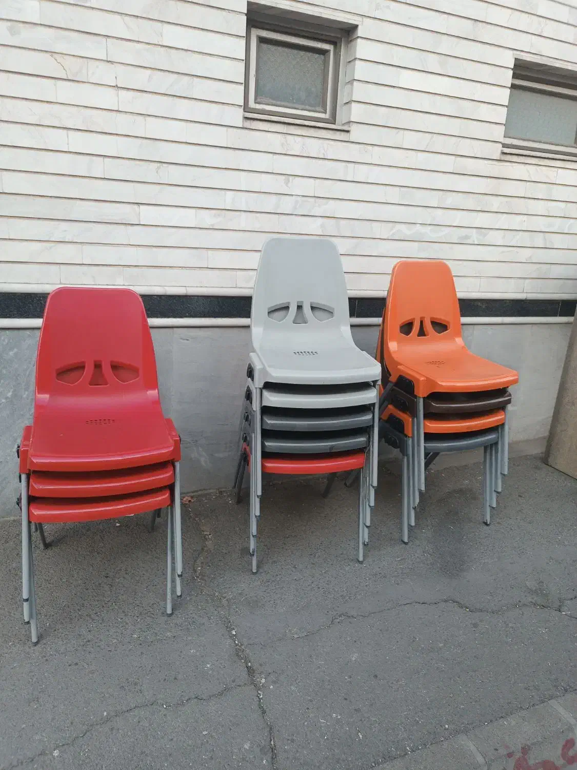 صندلی پلاستیکی و میز فلز ۴ نفره و ۶ نفره|صندلی و نیمکت|تبریز, |دیوار