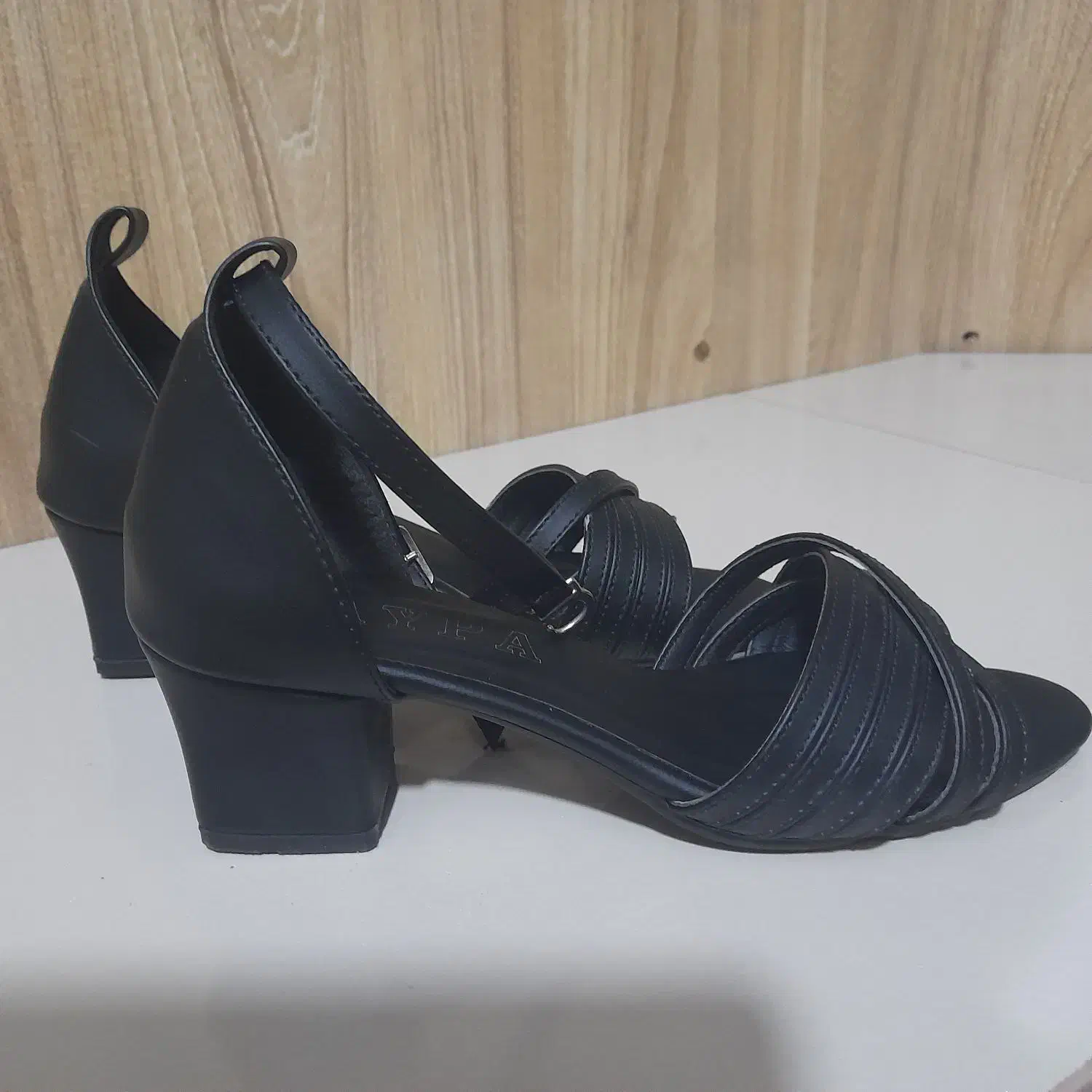 کفش زنانه درحد نو|کیف، کفش، کمربند|شاهین‌شهر, امام حسین|دیوار