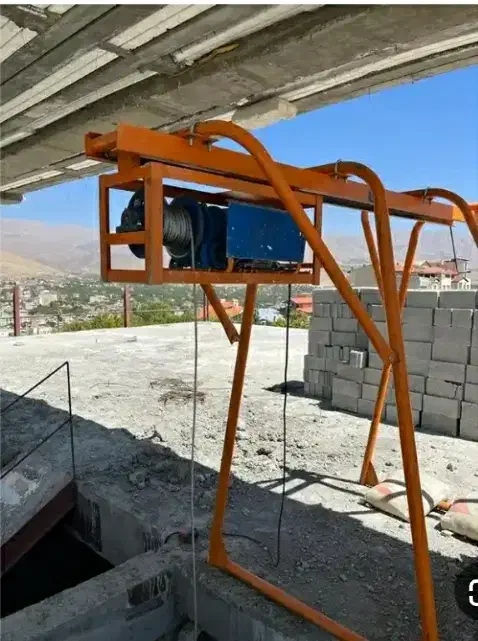 میکسر بتون+ بالابر فرغون تخته چهارپایه +دلر فرغون|مصالح و تجهیزات ساختمان|قم, شهرک امام حسین|دیوار