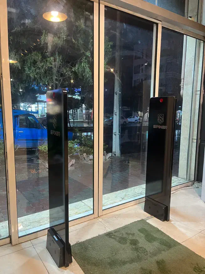 گیت فروشگاه پوشاک به همراه تگ ،|فروشگاه و مغازه|گرگان, |دیوار