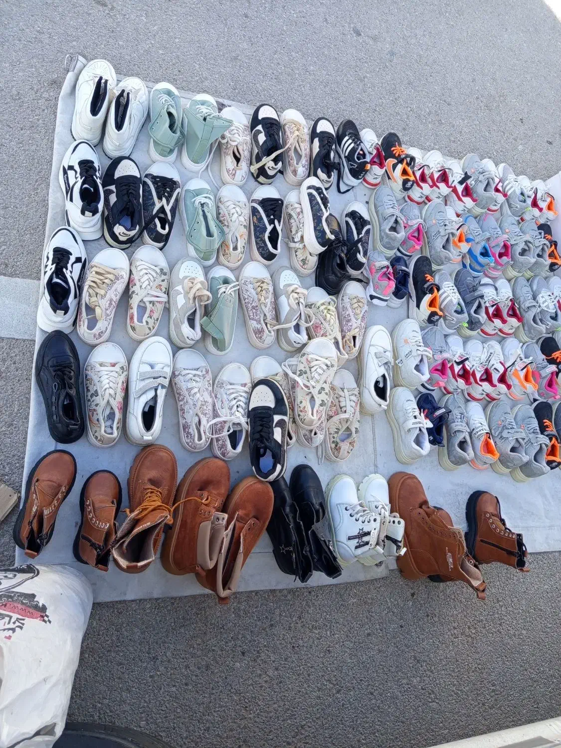 کفش کتونی ایرانی زنانه و بچه گانه‌عمده‌۲۰۰ تومن|کیف، کفش، کمربند|شیراز, شهرک دارایی|دیوار