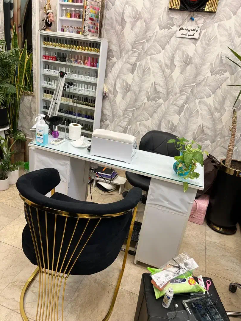 فروش میز ناخن و استند لاک|آرایشگاه و سالنهای زیبایی|تهران, شیوا|دیوار