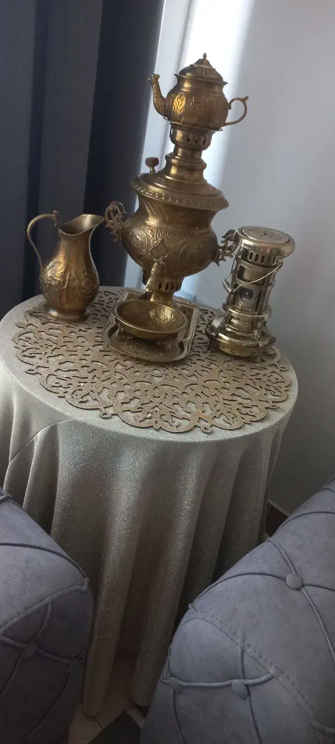 میز خاطره همراه با سماور زغالی و چراغ برنز|کلکسیون اشیاء عتیقه|فردیس, شهرک شهید حسینی|دیوار