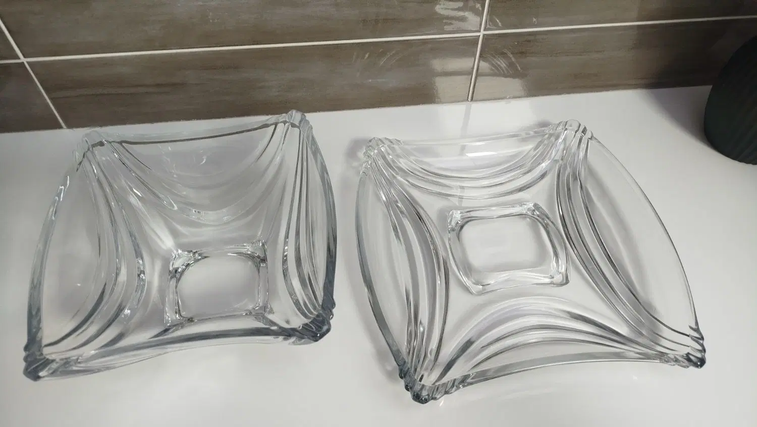ظرف|ظروف سرو و پذیرایی|قروه, |دیوار