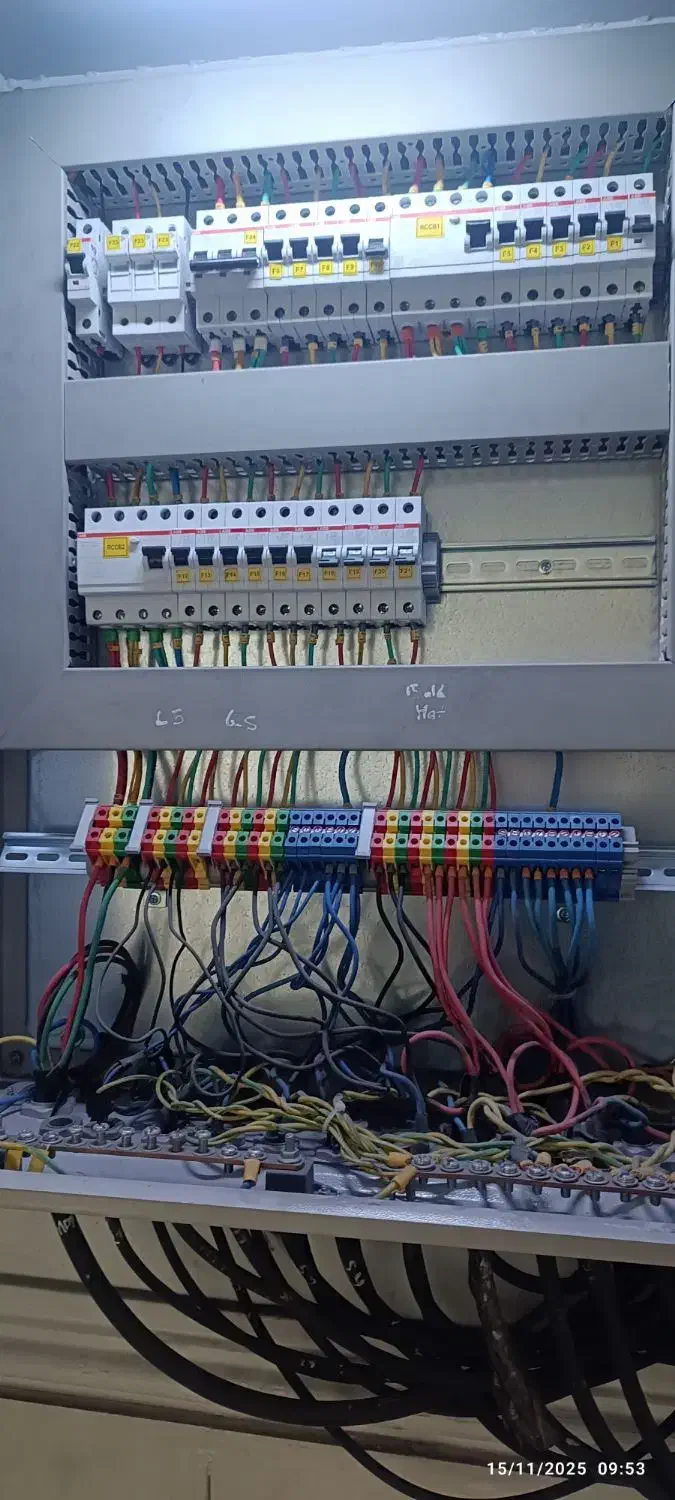 برقکاری ورفع اتصالی خورده کاری انجام میشود|خدمات پیشه و مهارت|سیرجان, |دیوار