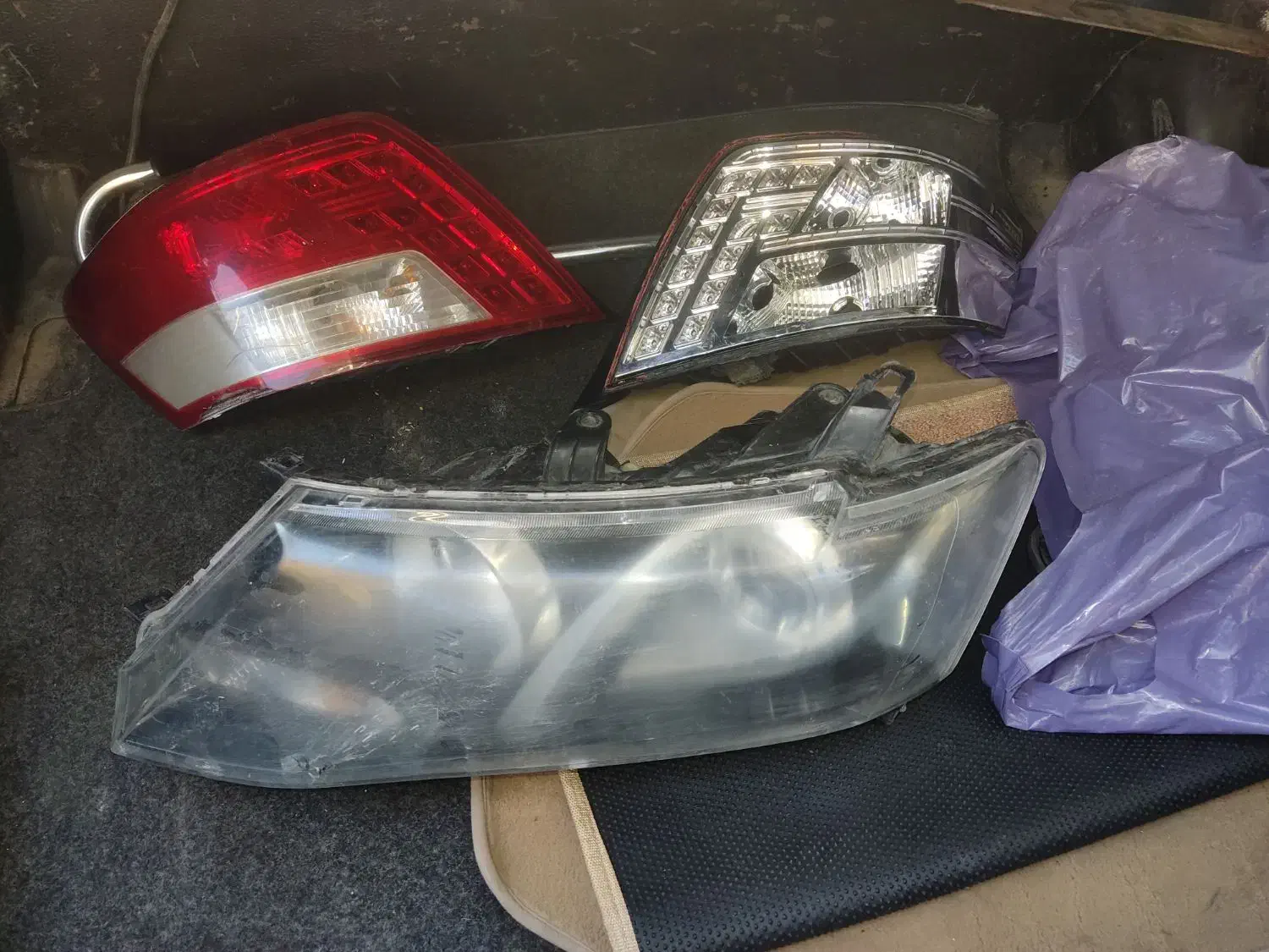 چراغهای آریو زودی 300 و سپر عقب|قطعات یدکی و لوازم جانبی|شیراز, شهرک گلستان شمالی|دیوار