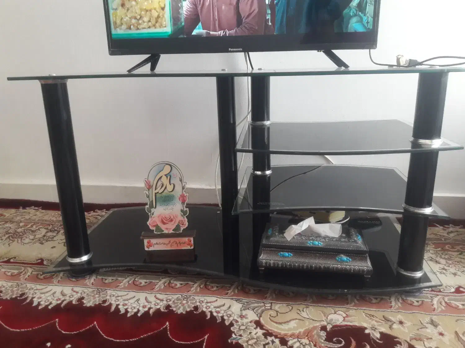 میزتلوزیون تمیزوسالم فروشی یامعاوضه بابراکت تلوزیو|میز تلویزیون|فردوس (خراسان), |دیوار