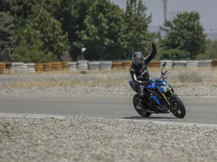 تعمیرگاه تخصیصی سنگین رایکا|قطعات یدکی و لوازم جانبی|مشکین‌دشت, |دیوار