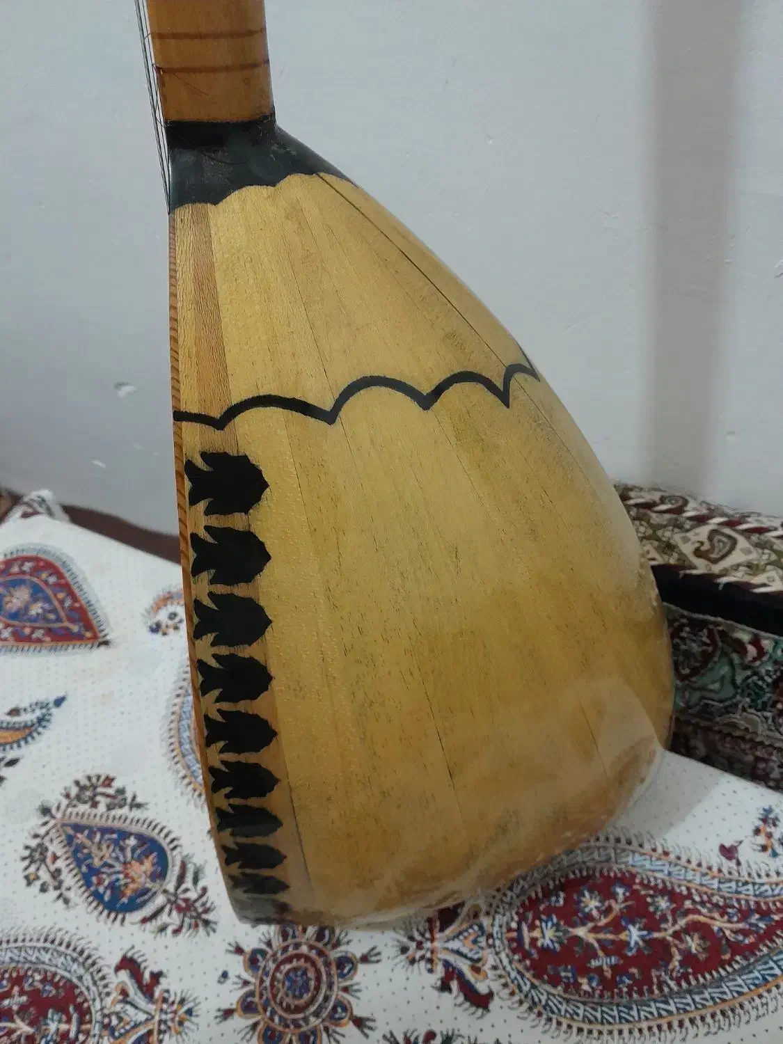 ساز دیوان|سازهای سنتی|سنندج, |دیوار