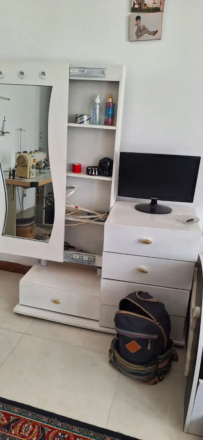 میز ارایش|تخت و سرویس خواب|هشتگرد, شهرک دانش|دیوار
