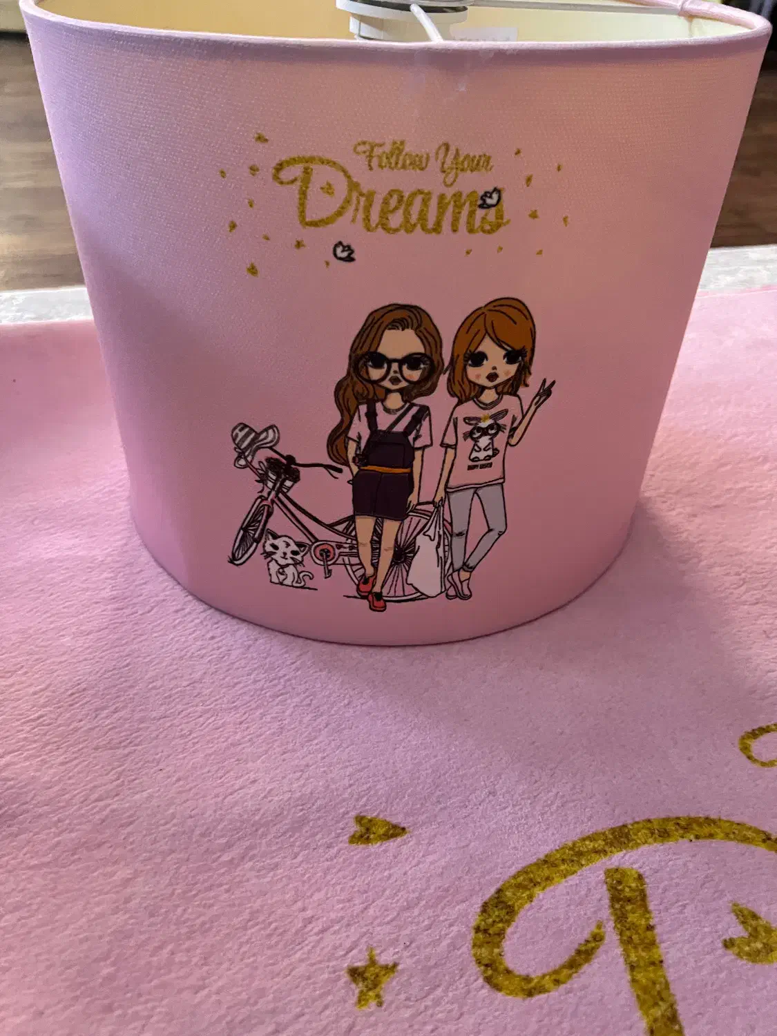 فرشینه و لوستر و دیوارکوب اتاق کودک|اسباب و اثاث بچه|تهران, نارمک|دیوار