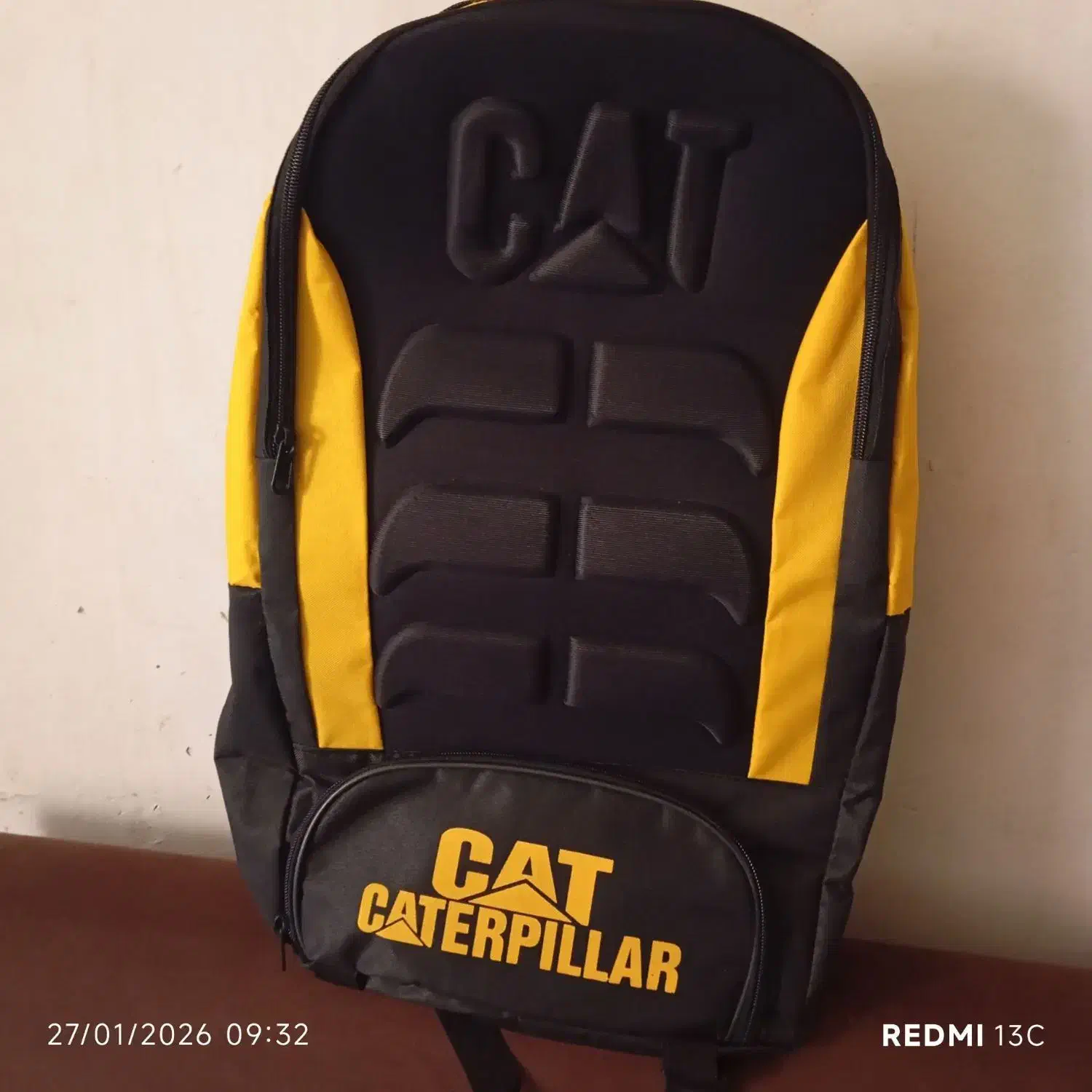 کوله پشتی|کیف، کفش، کمربند|لامرد, |دیوار