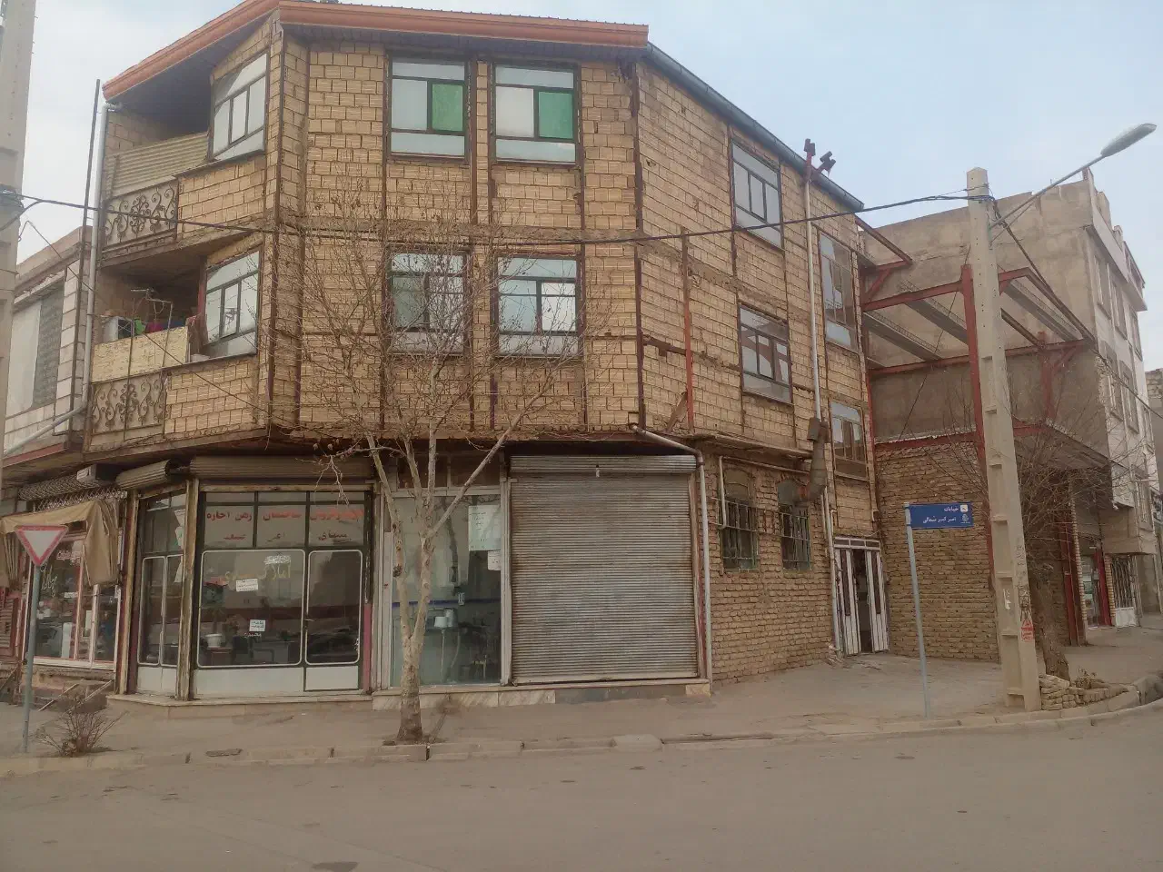 ساختمان نبش میدان مادر|فروش خانه و ویلا|خرمدره, |دیوار