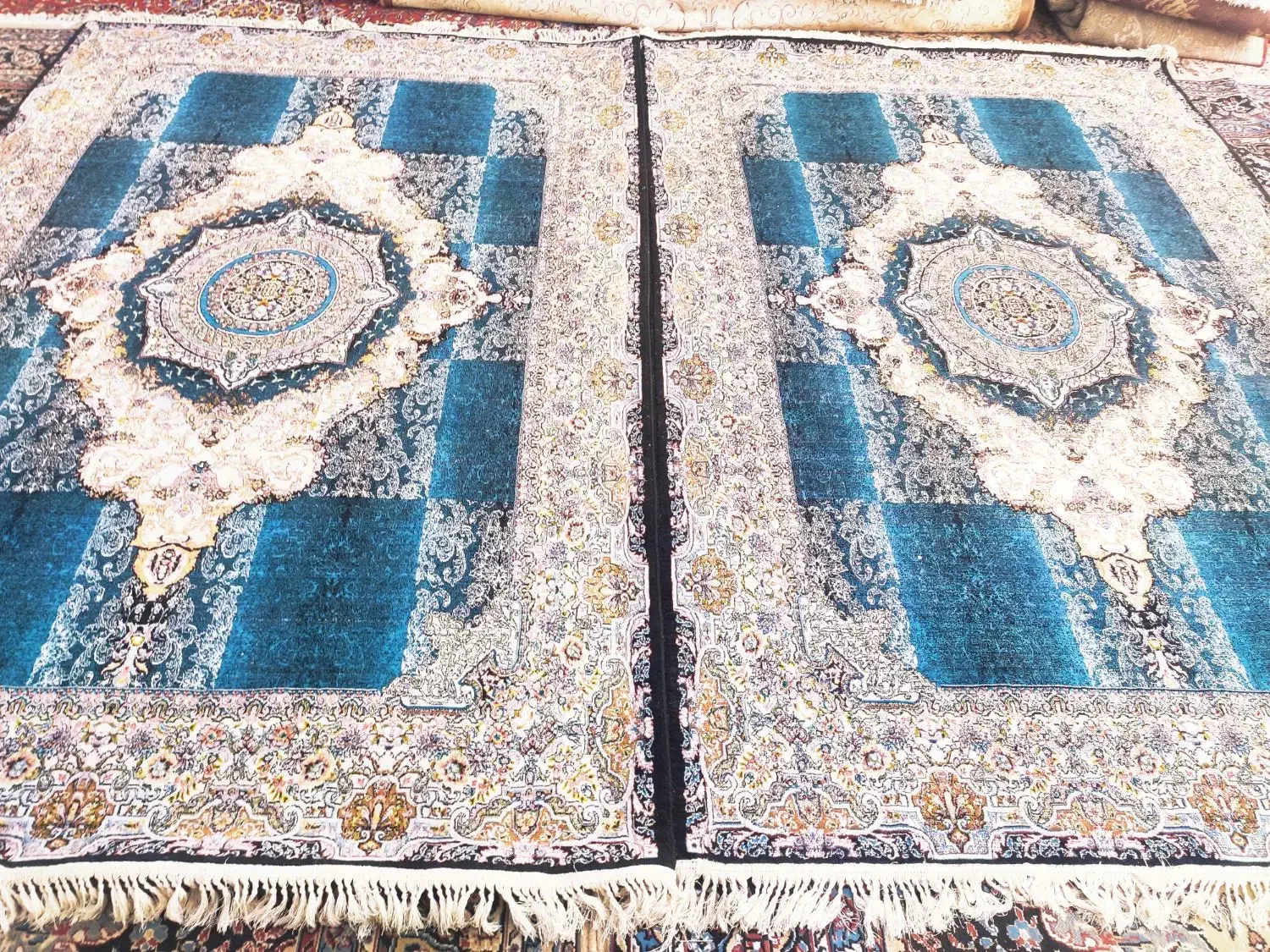 یک جفت فرش با طرح بروز|فرش|مرند, |دیوار