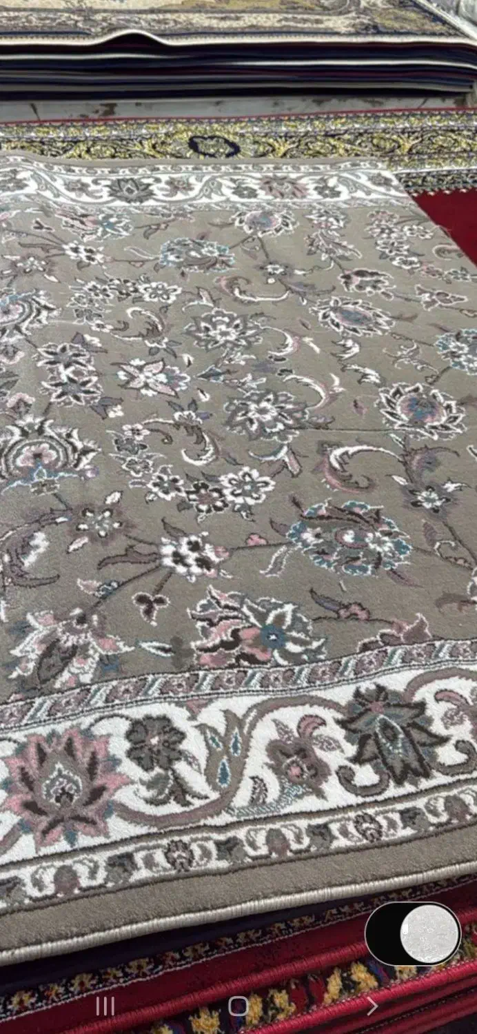 کنارفرش فیلی 700شانه|فرش|نورآباد ممسنی, |دیوار