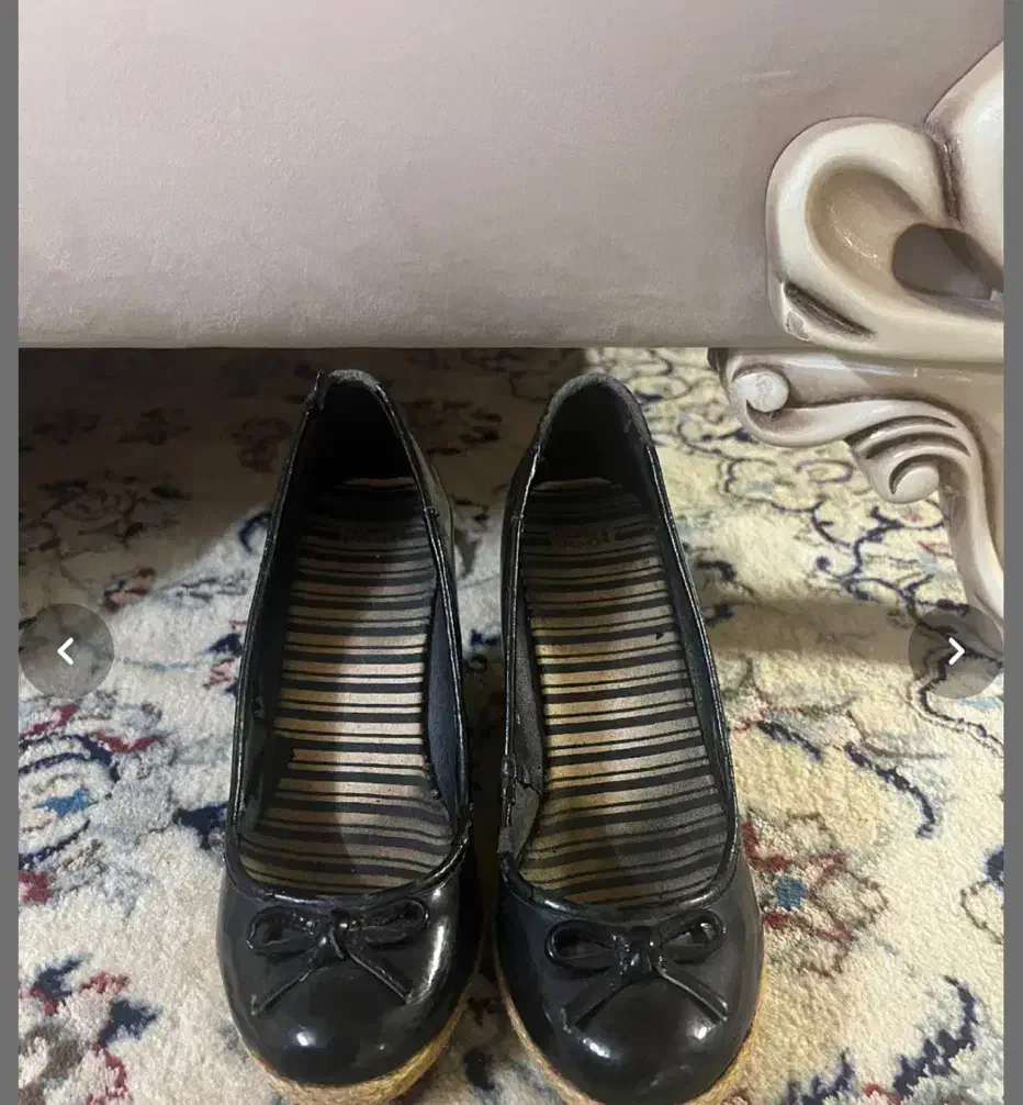 کفش|کیف، کفش، کمربند|گنبد کاووس, |دیوار