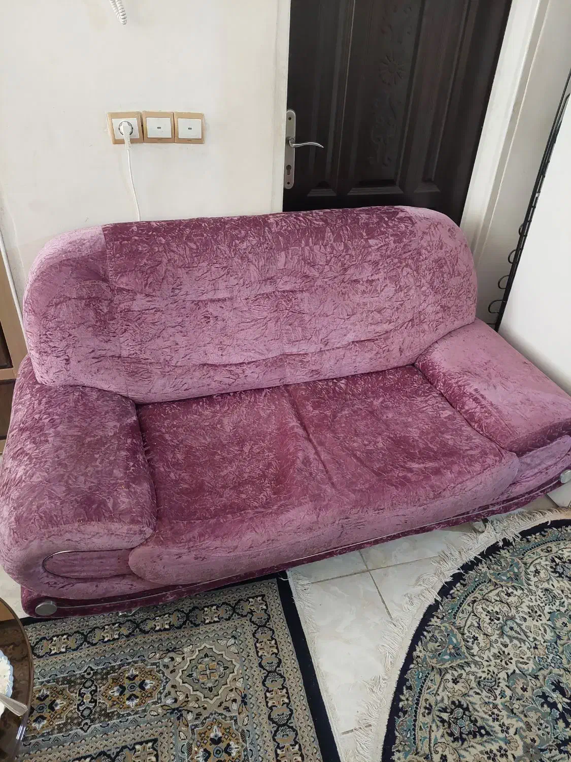 مبل ۷ نفره (نیاز به تعویض اسفنج دارد)|مبلمان خانگی و میز عسلی|شیراز, وصال|دیوار