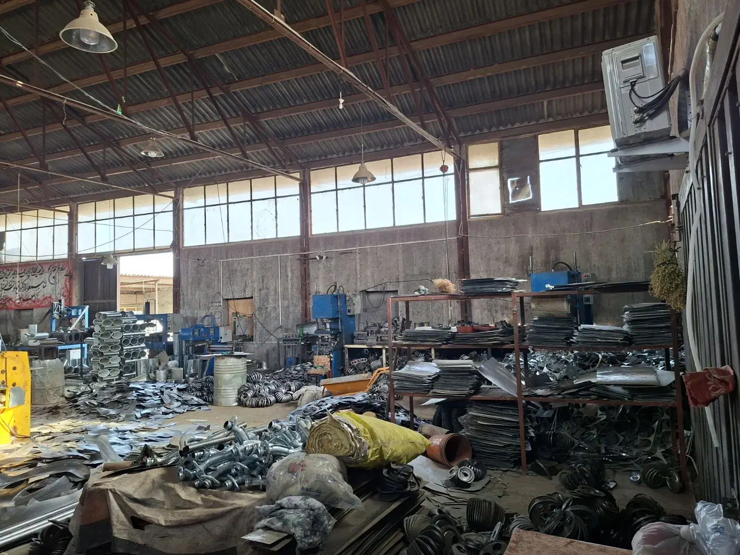 تولیدی اگزوز|استخدام صنعتی، فنی، مهندسی|نیشابور, کریم آباد|دیوار