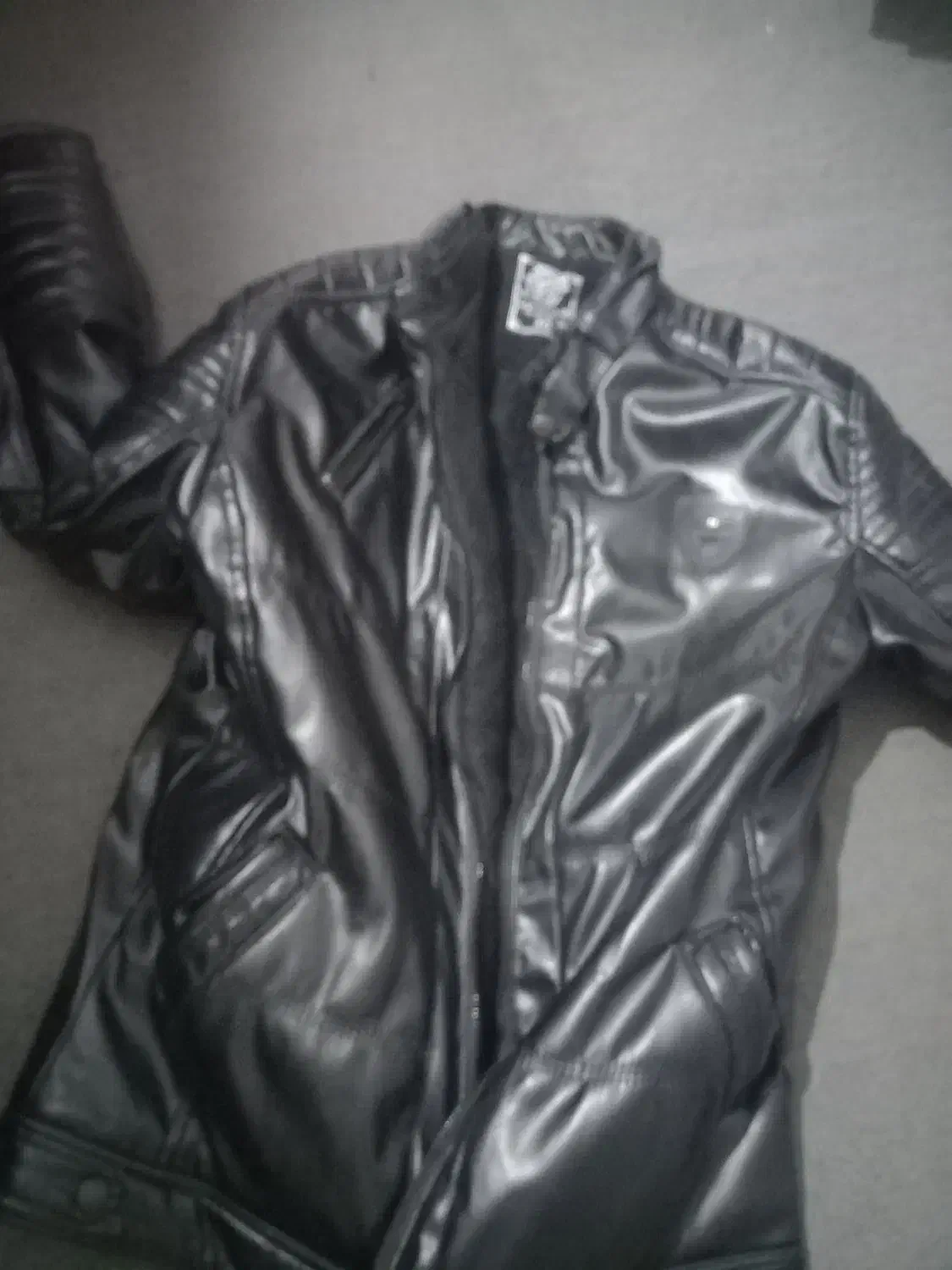 گرمکن در حد|لباس|نسیم‌شهر, |دیوار