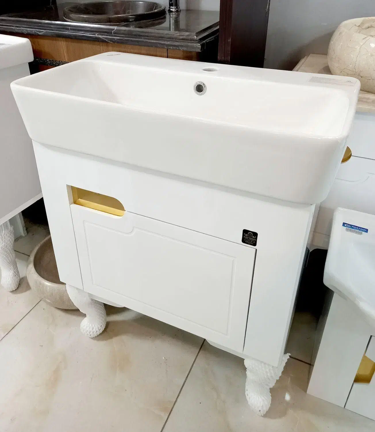 روشویی کابینتی چینی کرد مدل فیتونیا|لوازم سرویس بهداشتی|تبریز, |دیوار