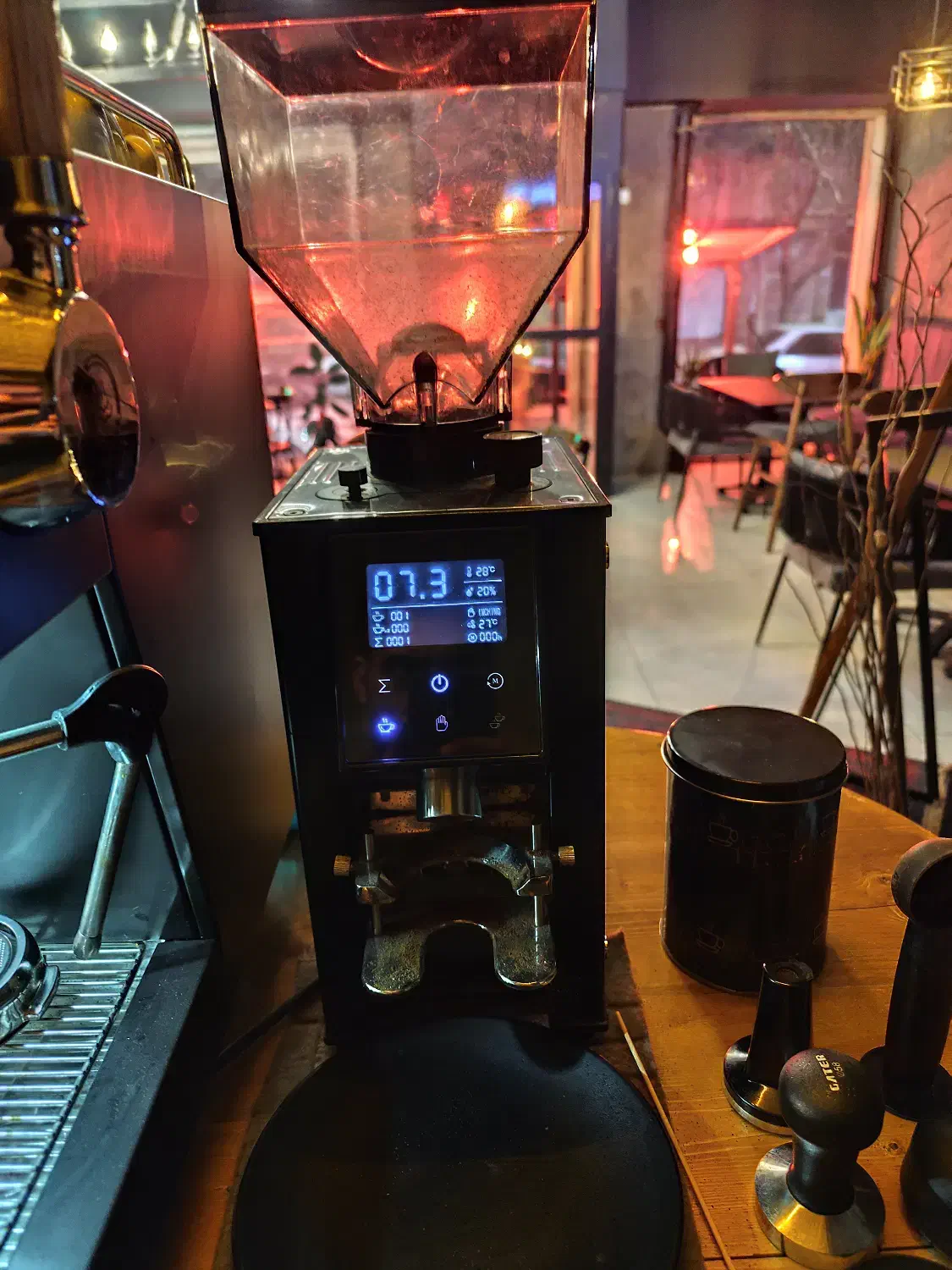 فروش یا شراکت در کافه بسیار لوکس با تجهیزات لاکچری|کافی‌شاپ و رستوران|سیرجان, |دیوار