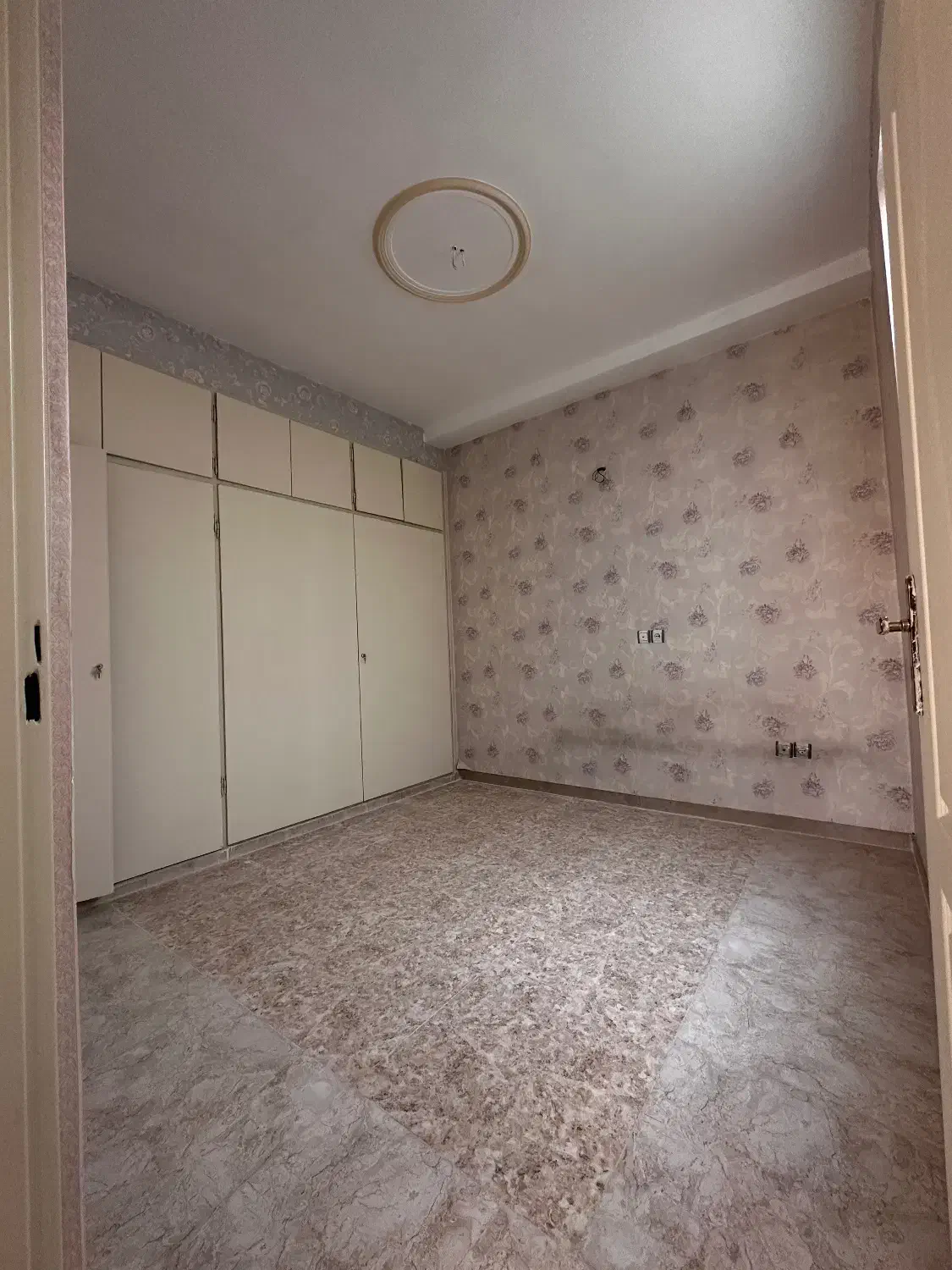 آپارتمان ۱۱۰متر، تک واحدی، تهاتر ، بعثت هشتگرد|فروش آپارتمان|هشتگرد, شهرک ولیعصر (مصلی)|دیوار