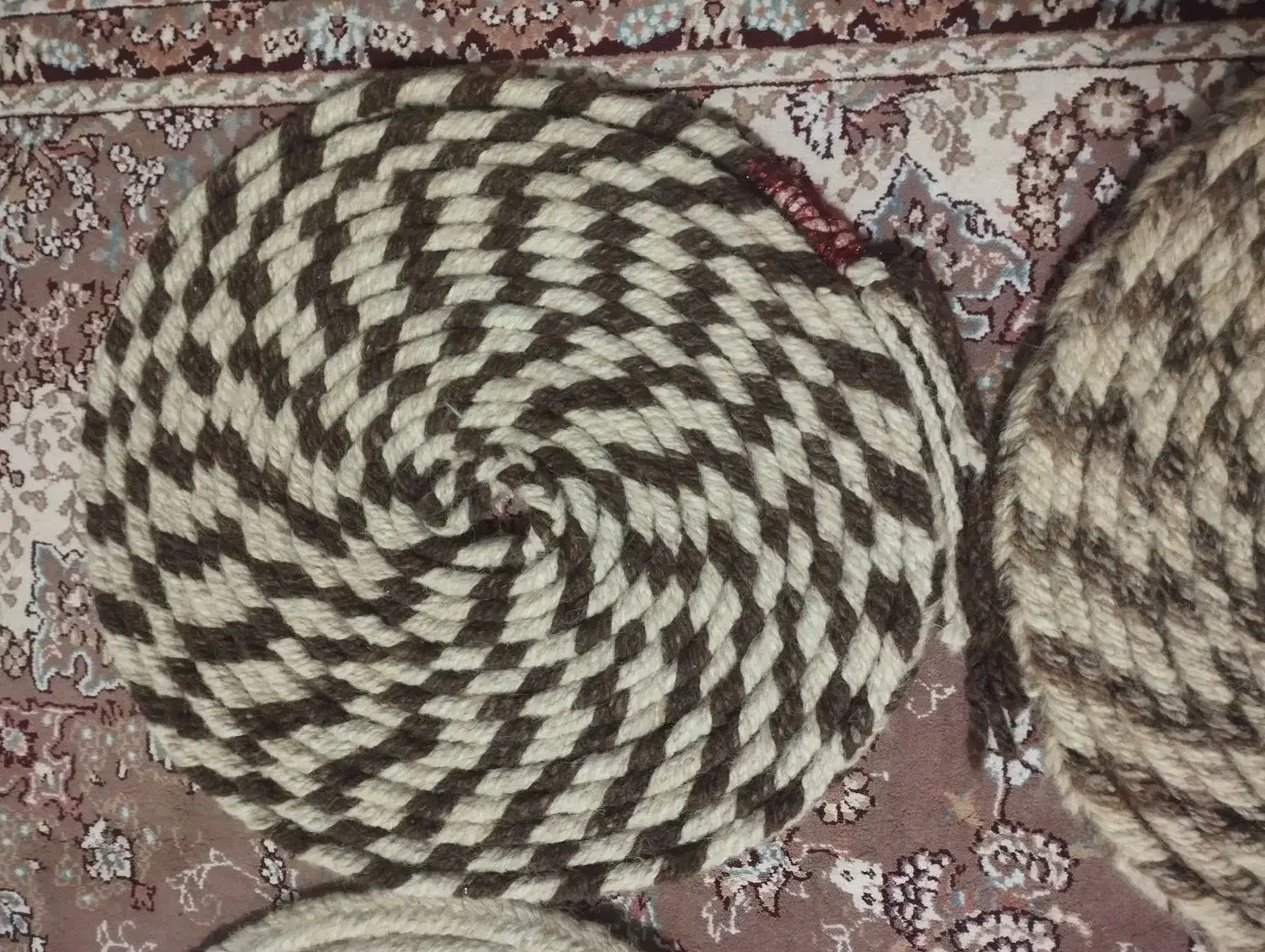 ریسمان پشمی|گلیم، جاجیم، گبه|نورآباد, |دیوار