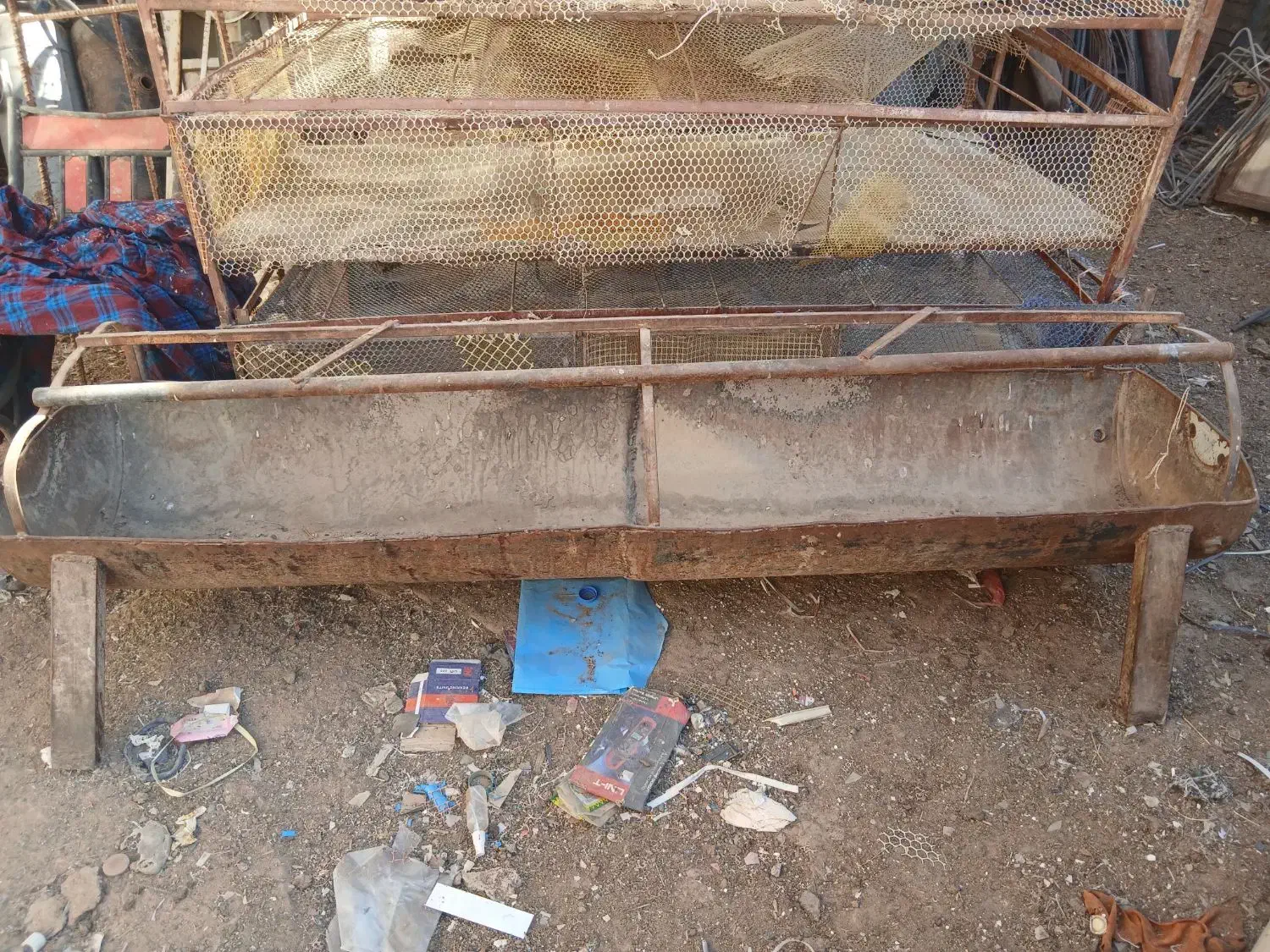 آخورخوراک برای گوسفند|حیوانات مزرعه|یزد, |دیوار