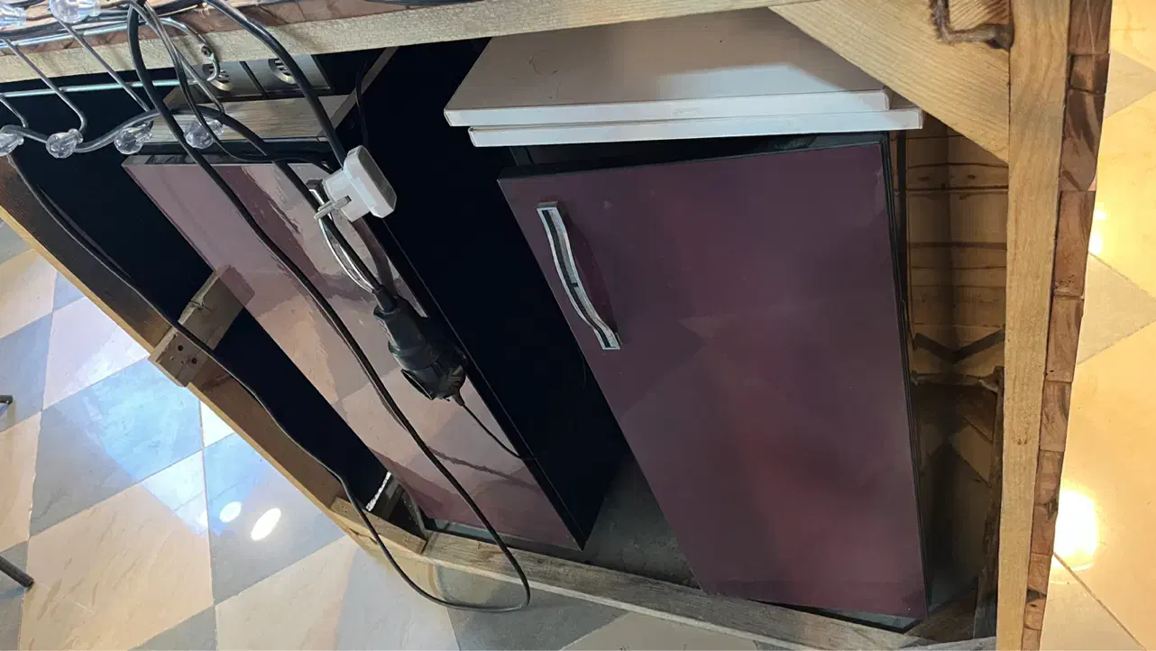 میز صندلی چوبی|کافیشاپ و رستوران|میانه, |دیوار