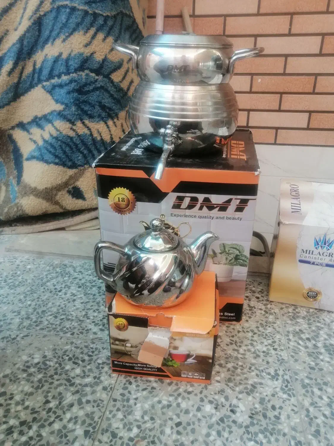 دو دست کتری و قوری یک دست|قوری، کتری، قهوهساز دستی|اصفهان, باب الدشت|دیوار